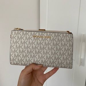 Double zip wristlet phone wallet